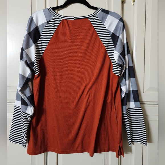 Striped Raglan Sleeve Top - Picture 3 of 3